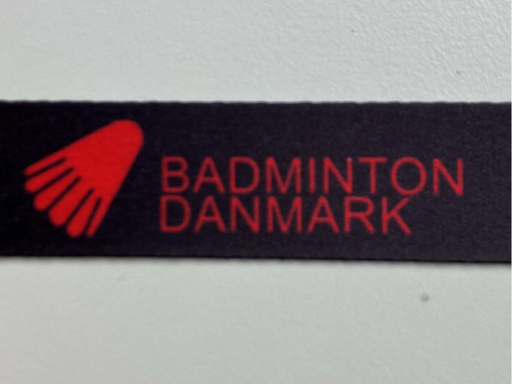 Medaljebånd: Sort med rød skrift