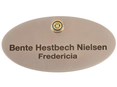 IW Navneskilt stål m. emblem