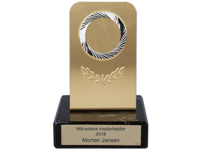 Alustatuette m. marmor - Guld 95 mm