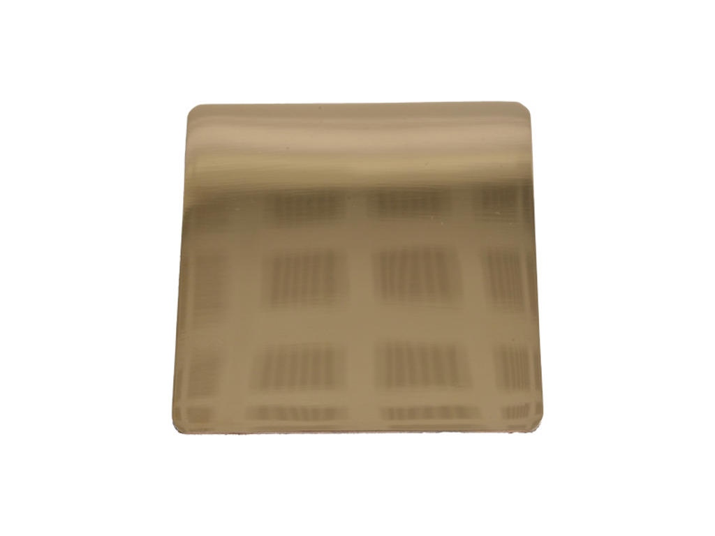 Messingskilt med afrundede hjørner